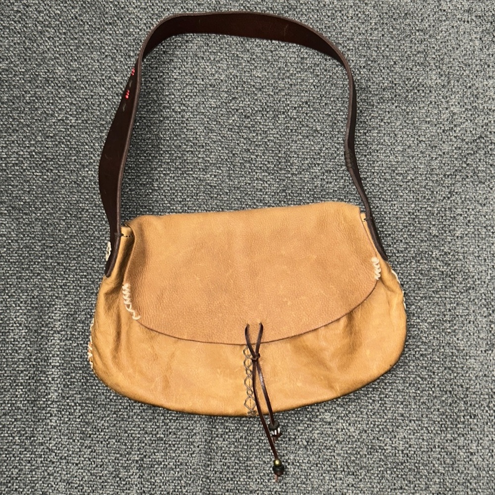 Lucky Brand  100% leather shoulder bag small